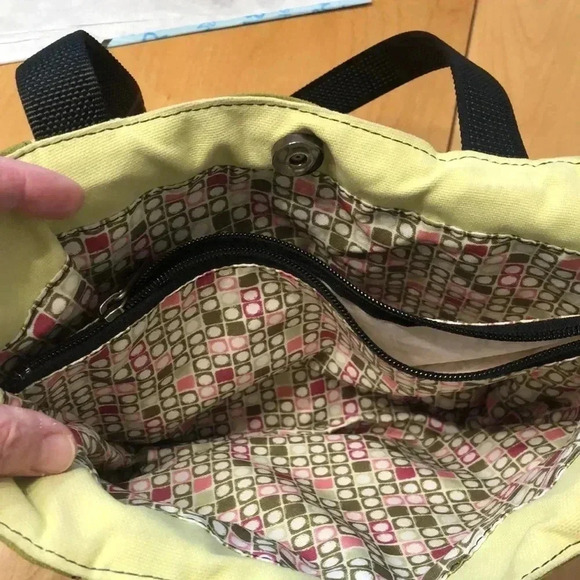 Overland Equipment shoulder bag.  Two toned green canvas with black strap - Picture 6 of 7